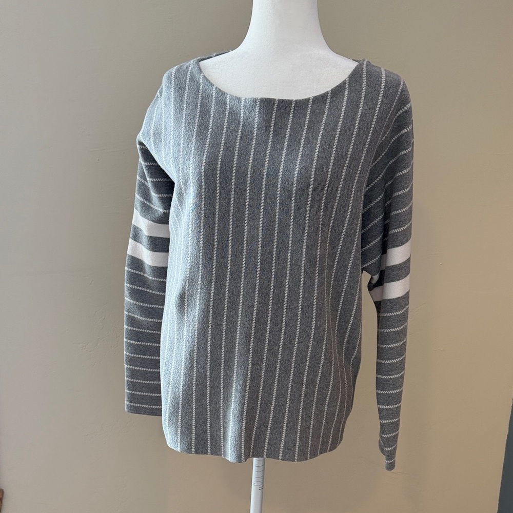 Banana Republic Women's Large Gray Sweater